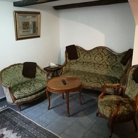 Au Creneau Gourmand Hotel Saillon Exterior photo