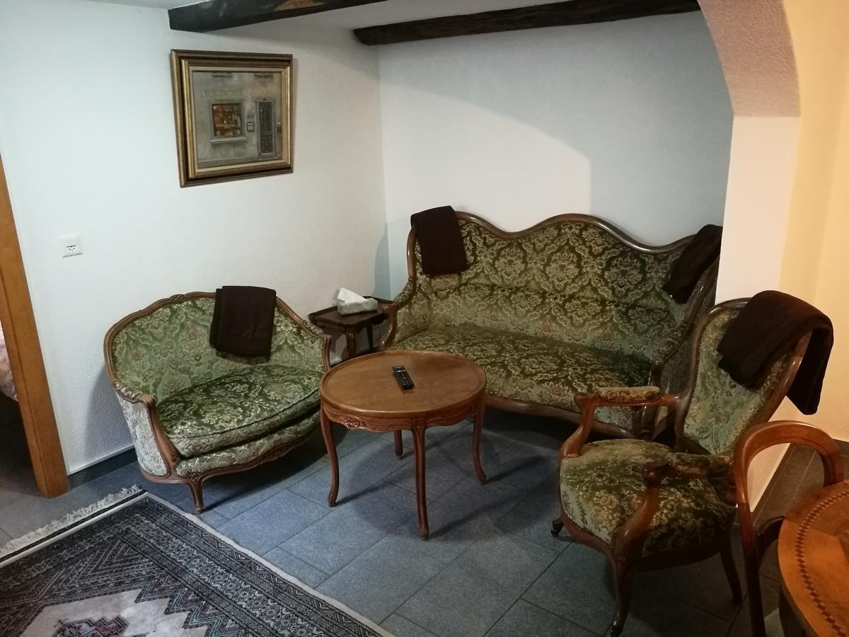 Au Creneau Gourmand Hotel Saillon Exterior photo